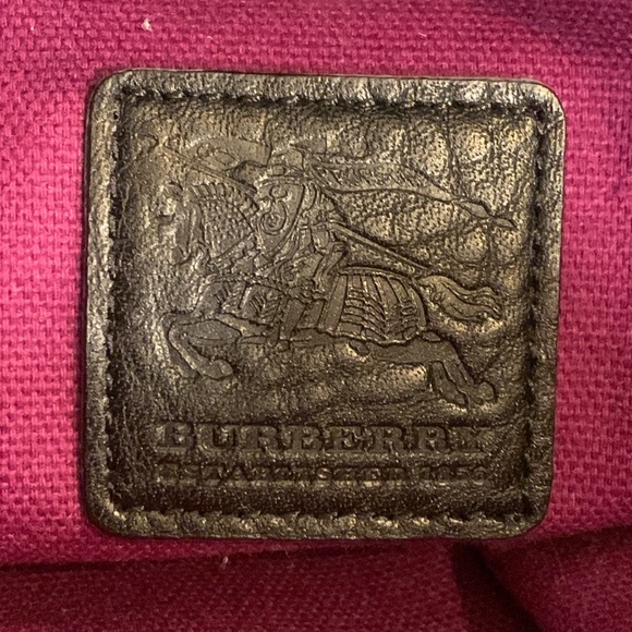 Burberry Black/White Nova Check Canvas And Leather Buckle Hobo - Picture 16 of 17